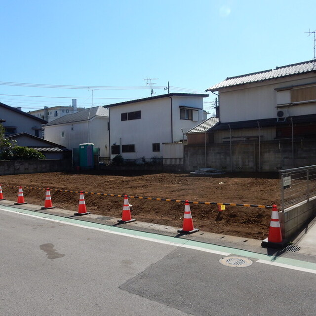 ２月中旬に「地盤調査」も無事終わりました。仮設の電気・水道も準備O.K.です。